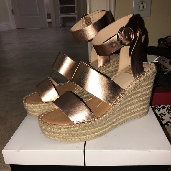 Dolce Vita Shoes - LIKE NEW Dolce Vita Shaun Rose Gold Metallic Wedge